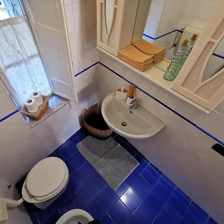 Apartment In Anfiteatro. Vivere Immersi Nella Storia Lucca